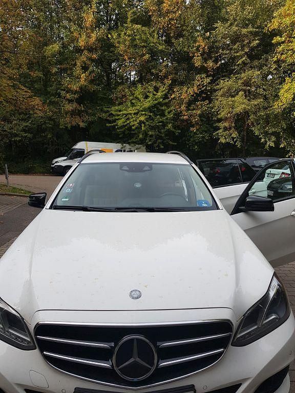 Gebraucht Mercedes E350 Avantgarde 258 PS (189 kW) 2015 Weiß Limousine