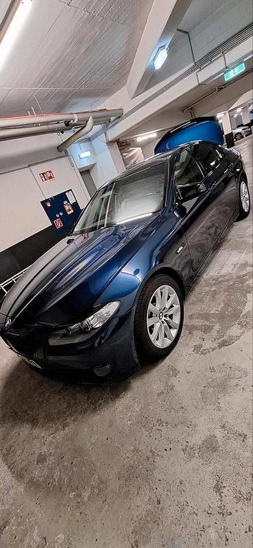 Gebraucht BMW 530 245 PS (180 kW) 2010 Blau Limousine