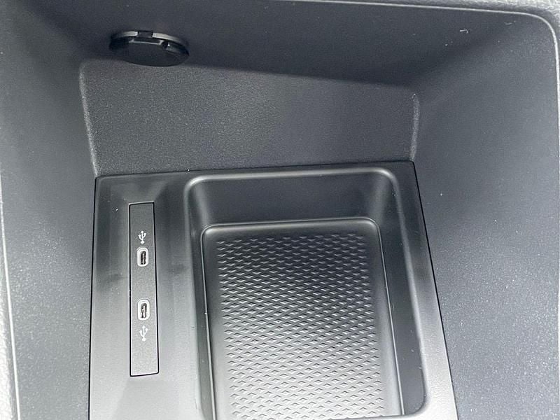 Neu VW Caddy 150 PS (110 kW) 2026 Grau Van / Kleinbus