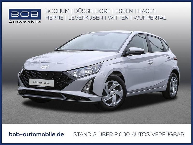 Silber Gebraucht 2025 Hyundai i20 Select Limousine | 18.390 € (Guter Preis) - Bild 1/3