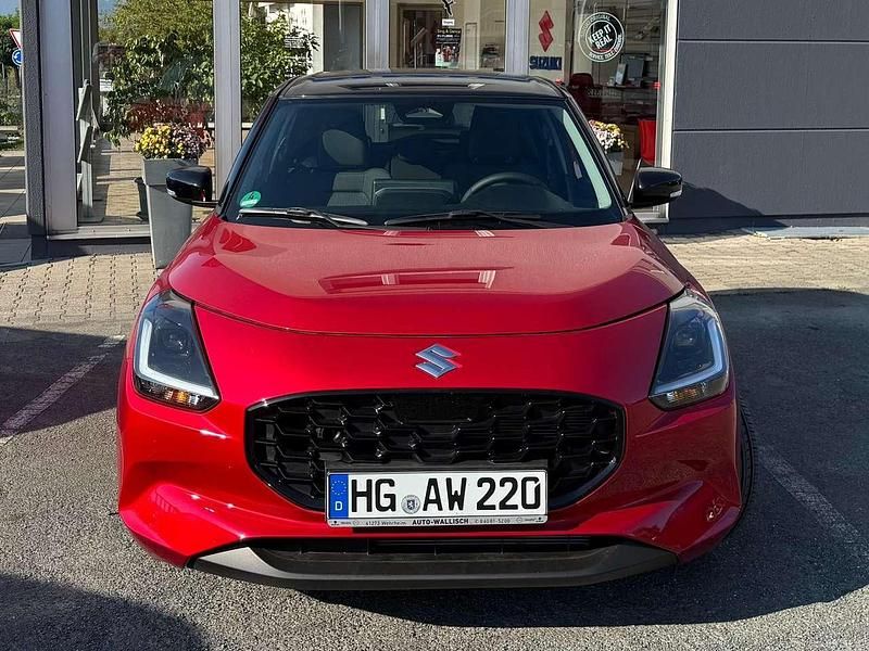 Neu Suzuki Swift Comfort+ 83 PS (61 kW) 2025 Rot Kleinwagen