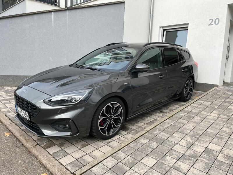 Grau Gebraucht 2018 Ford Focus ST-Line Kombi | 14.300 € (Etwas zu teuer) - Bild 1/4