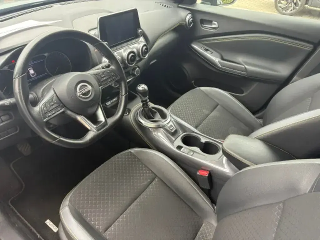 Gebraucht Nissan Juke 114 PS (83 kW) 2022 Grau/schwarz SUV