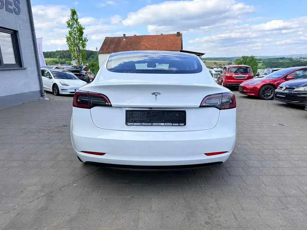 Gebraucht Tesla Model 3 Standard Range Plus 208 kW (283 PS) 2023 Weiß Limousine