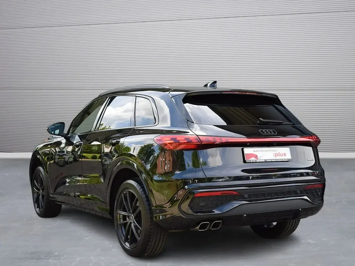 Gebraucht Audi Q5 S-Line 204 PS (150 kW) 2025 Mythosschwarz metallic SUV