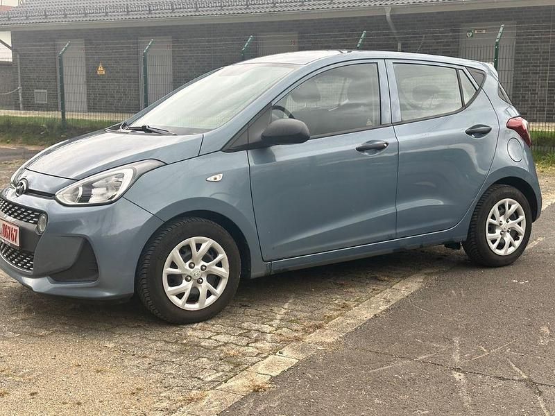 Blau Gebraucht 2018 Hyundai i10 Select Kleinwagen | 5.990 € (Guter Preis) - Bild 1/4