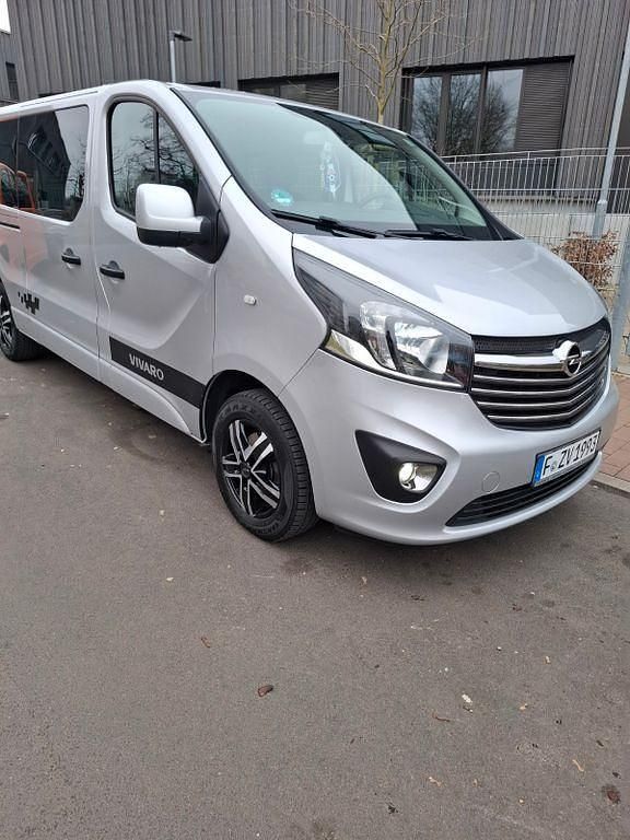 Silber Gebraucht 2016 Opel Vivaro S Van | 20.999 € (Teuer) - Bild 1/4