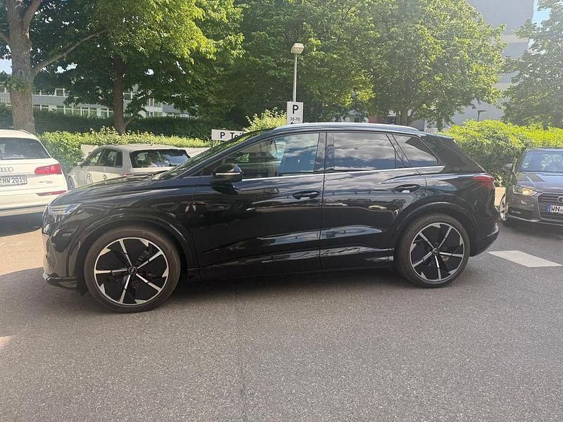 Schwarz Gebraucht 2022 Audi Q4 e-tron Advanced Plus SUV | 30.900 € (Guter Preis) - Bild 1/4