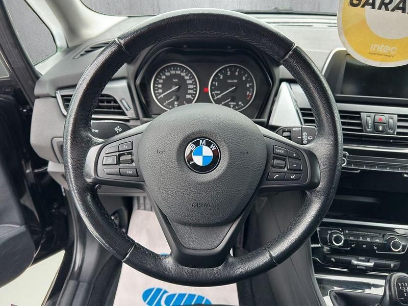 Gebraucht BMW 218 Active Tourer 136 PS (100 kW) 2017 Schwarz Van / Kleinbus