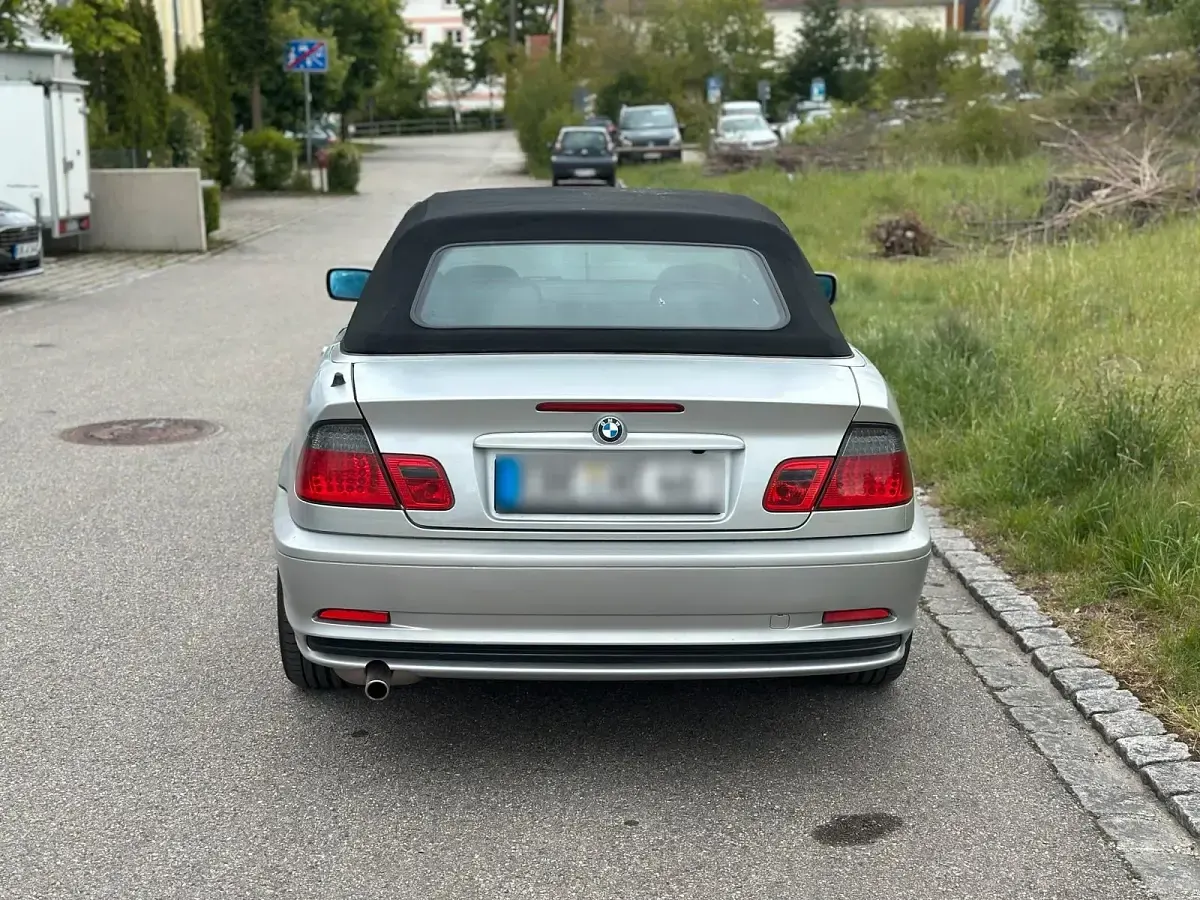 Gebraucht BMW 318 Cabriolet 143 PS (105 kW) 2002 Silber Cabrio