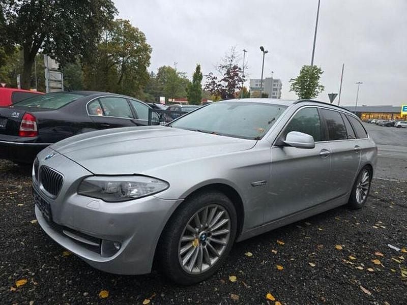 Gebraucht BMW 520 147 PS (108 kW) 2012 Silber Kombi
