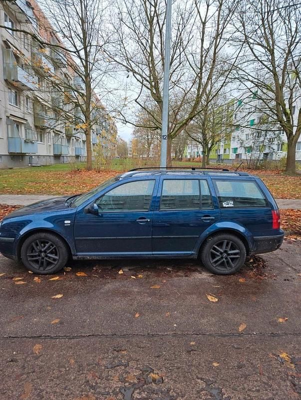 Second-hand VW Golf IV 75 CP (55 kW) 2001 Albastru Break