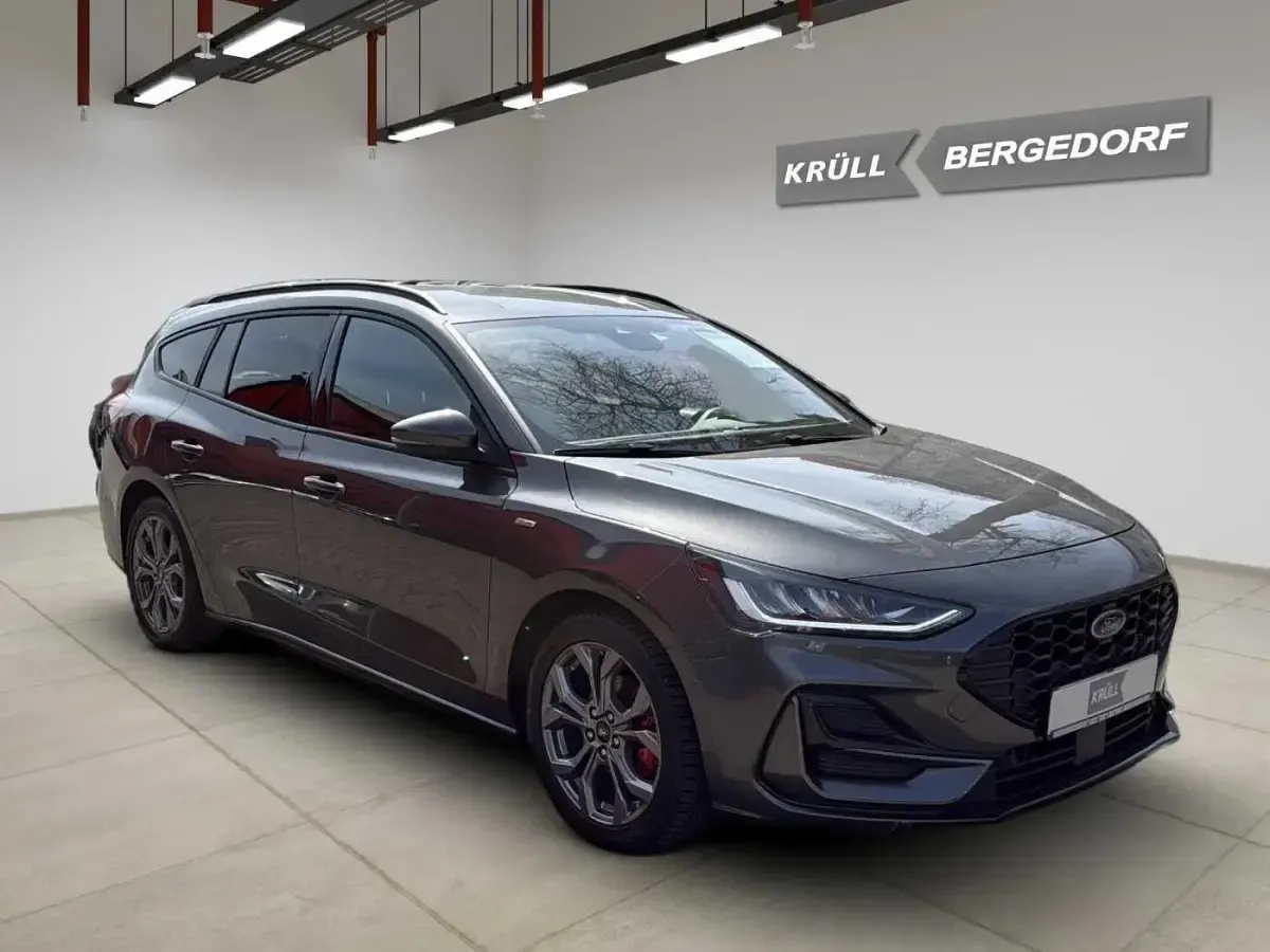 Gebraucht Ford Focus ST-Line 155 PS (114 kW) 2023 Grau Limousine