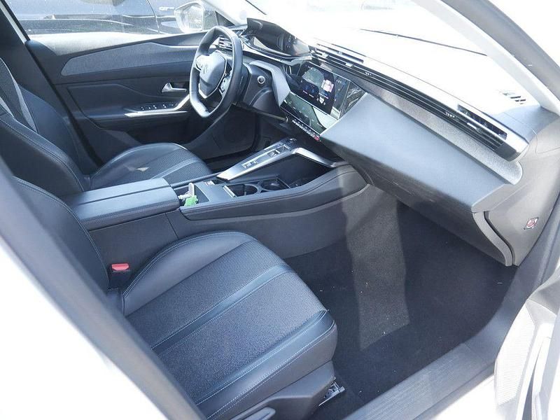 Gebraucht Peugeot 308 SW Allure 131 PS (96 kW) 2022 Weiß Kombi