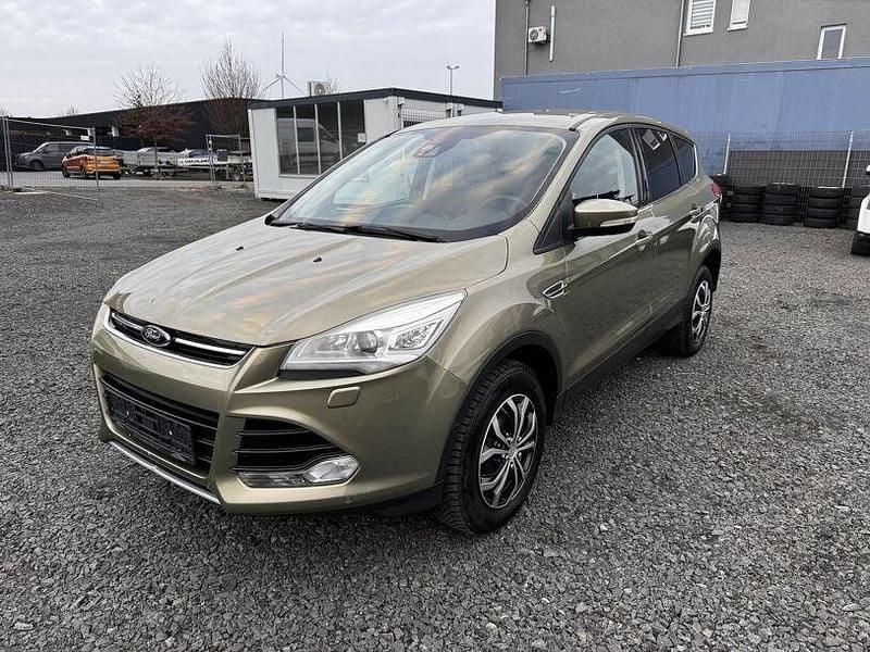 Grün Gebraucht 2013 Ford Kuga Titanium SUV | 10.900 € (Guter Preis) - Bild 1/4
