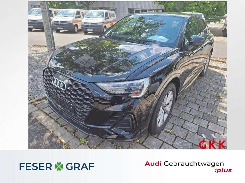Mythosschwarz metallic Gebraucht 2025 Audi Q3 Sportback Ambiente SUV | 38.335 € (Superpreis) - Bild 1/4