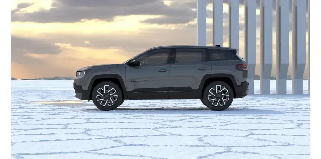 Neu Jeep Compass 145 PS (106 kW) 2026 Grau SUV