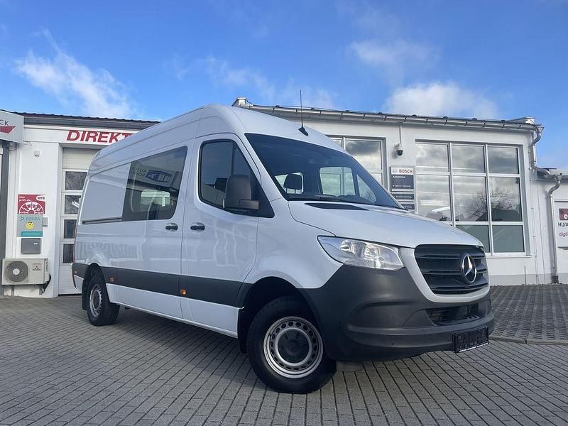 Weiß Gebraucht 2022 Mercedes Sprinter Van | 41.531 € (Teuer) - Bild 1/4