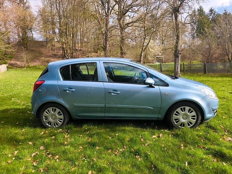 Gebraucht Opel Corsa Edition 80 PS (58 kW) 2007 Silber Kleinwagen