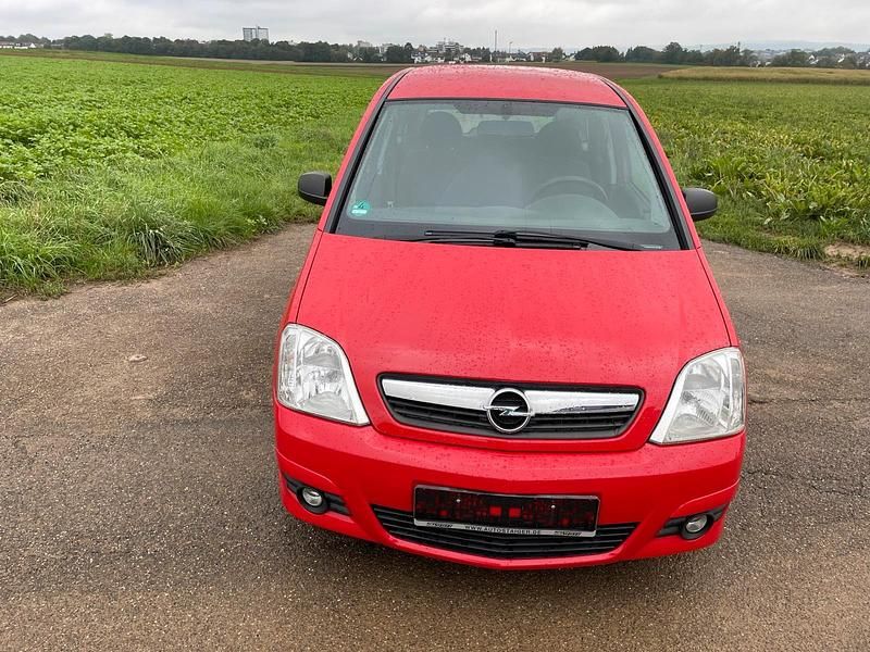 Grau Gebraucht 2004 Opel Meriva Van / Kleinbus | 1.500 € (Etwas zu teuer) - Bild 1/4