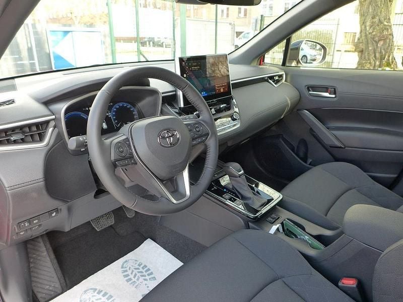 Neu Toyota Corolla Cross Style 178 PS (130 kW) 2026 Rot SUV