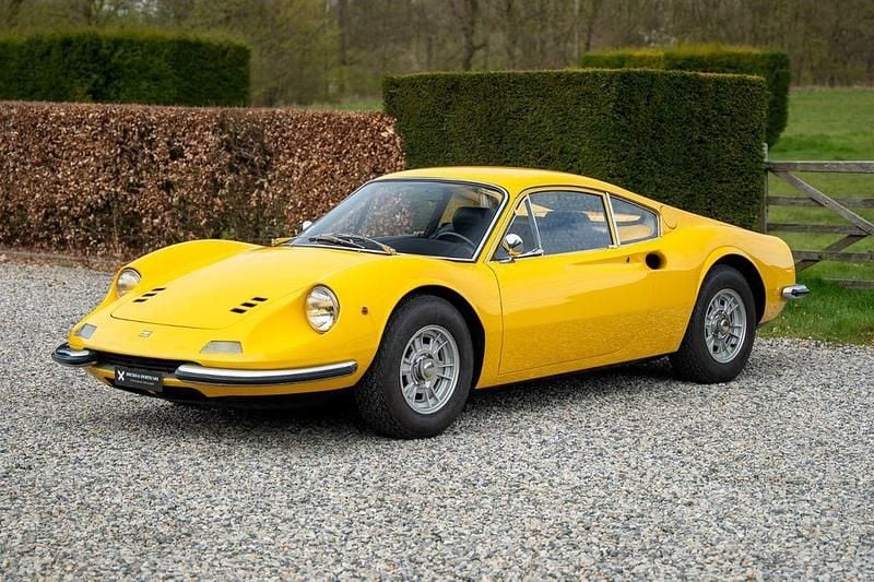 Second-hand Ferrari Dino 246 194 CP (142 kW) 1970 Galben