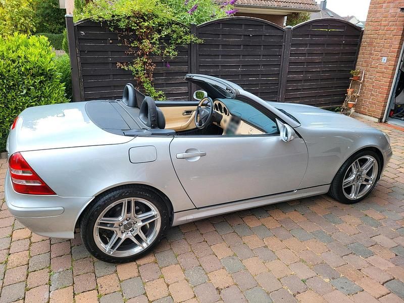 Gebraucht Mercedes SLK230 197 PS (144 kW) 2000 Silber Cabrio