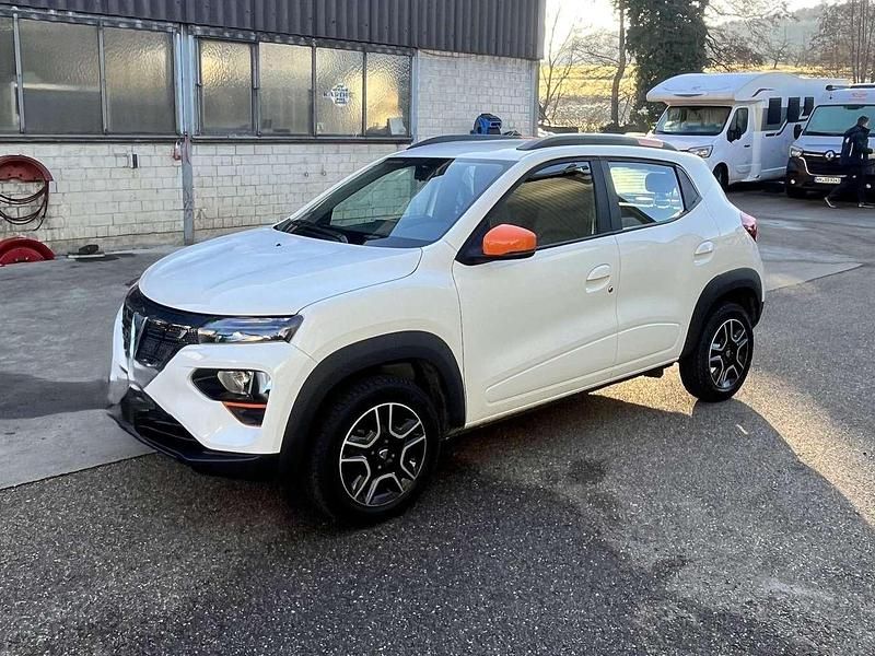 Gebraucht Dacia Spring Comfort Plus 33 kW (45 PS) 2022 Polarweiss Kleinwagen