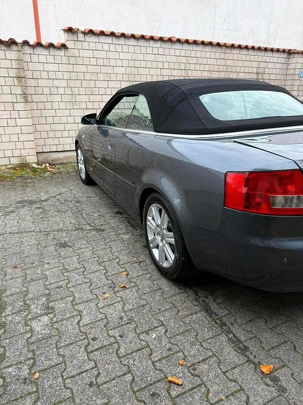 Grau Gebraucht 2003 Audi A4 Cabriolet Cabrio | 1.650 € (Superpreis) - Bild 1/4
