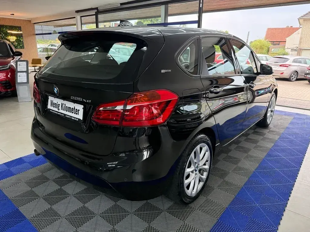 Gebraucht BMW 225 Active Tourer Advantage 136 PS (100 kW) 2018 Schwarz Van / Kleinbus