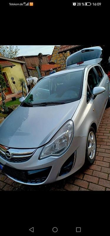 Gebraucht Opel Corsa Edition 95 PS (69 kW) 2012 Silber Kleinwagen