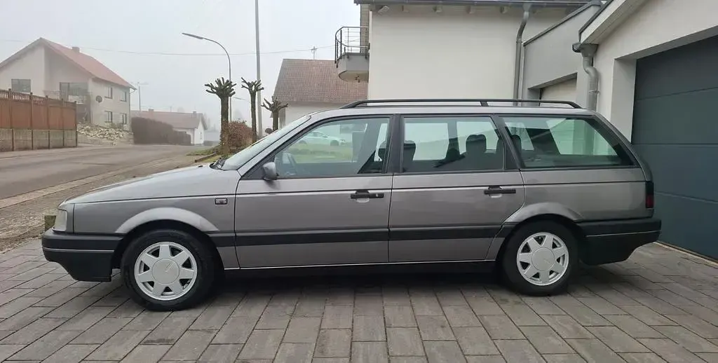 Gebraucht VW Passat 90 PS (66 kW) 1993 Grau Kombi