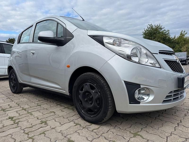 Silber Gebraucht 2010 Chevrolet Spark LS Kleinwagen | 3.499 € (Etwas zu teuer) - Bild 1/4