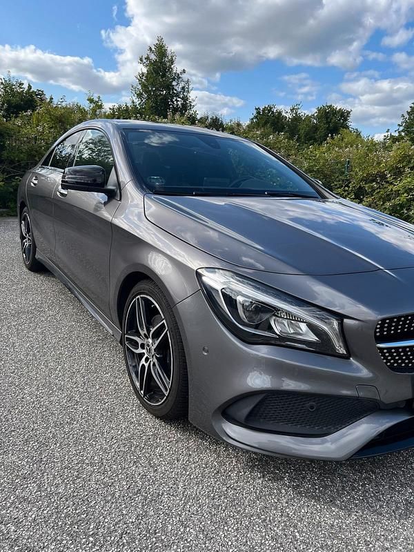 Silber Gebraucht 2018 Mercedes CLA200 Edition Coupé | 22.000 € (Guter Preis) - Bild 1/4