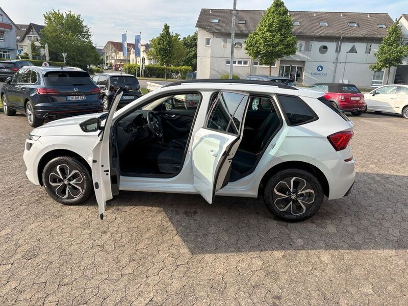 Gebraucht Skoda Kamiq Ambition 110 PS (80 kW) 2024 Moonweiss metallic SUV