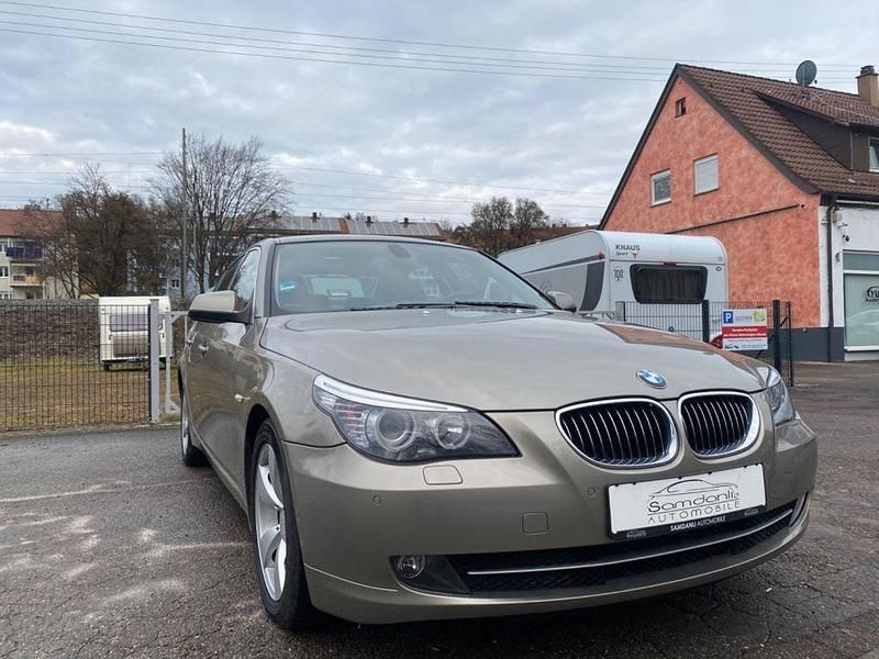 Gebraucht BMW 523 Exclusive 190 PS (139 kW) 2009 Gold Limousine
