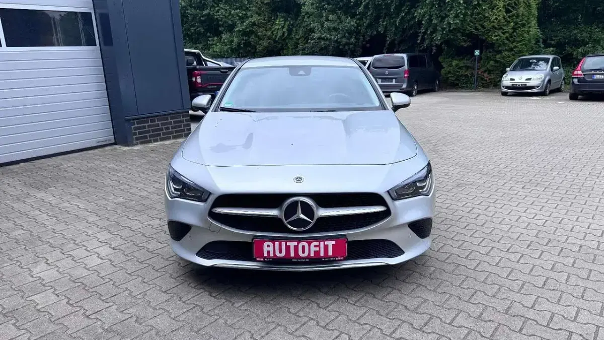 Gebraucht Mercedes CLA200 150 PS (110 kW) 2022 Iridiumsilber Coupé