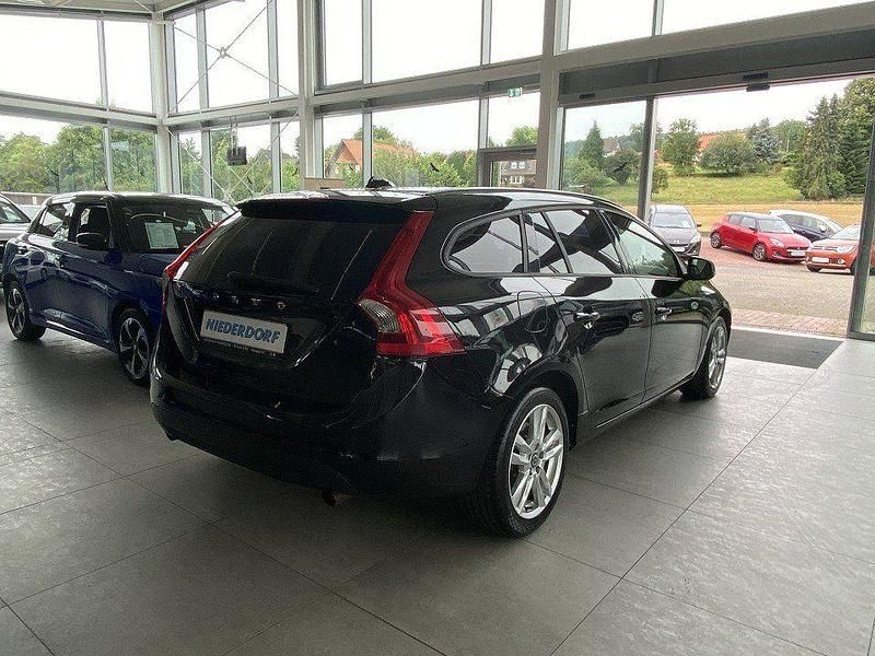 Gebraucht Volvo V60 Kinetic 150 PS (110 kW) 2012 Schwarz Kombi