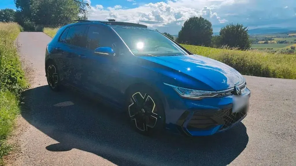 Gebraucht VW Golf VIII R-line 150 PS (110 kW) 2025 Blau Limousine