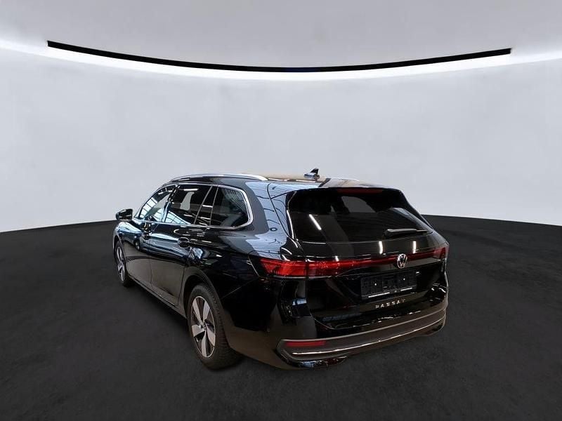 Gebraucht VW Passat Business 150 PS (110 kW) 2024 Grenadillschwarz Kombi