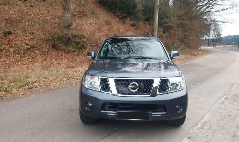 Grau Gebraucht 2011 Nissan Pathfinder SE SUV | 12.550 € (Etwas zu teuer) - Bild 1/4