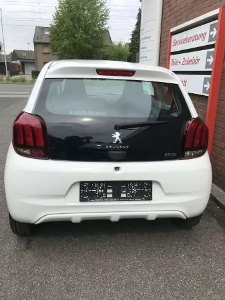 Gebraucht Peugeot 108 Access 69 PS (50 kW) 2016 Lipizan weiß Kleinwagen