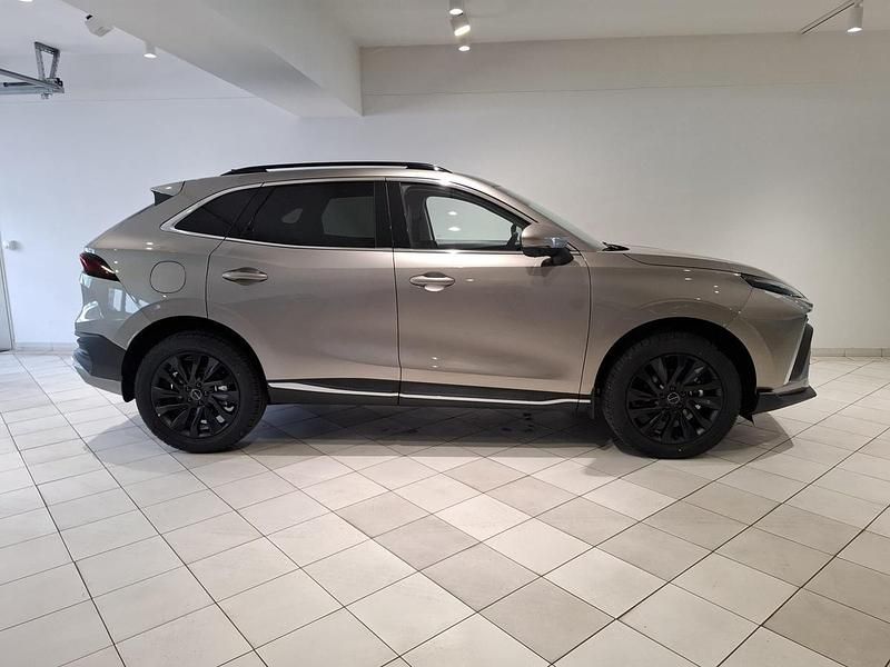 Neu DFSK Forthing 5 177 PS (130 kW) 2026 Grau SUV