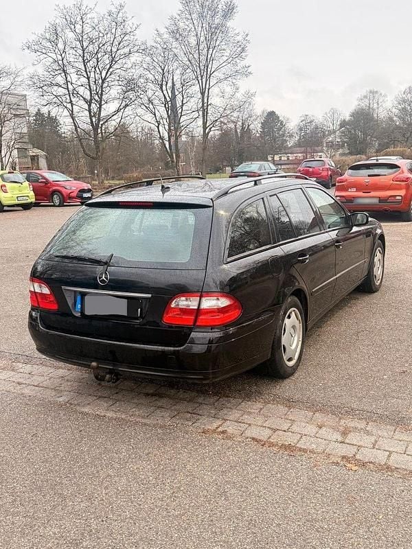 Gebraucht Mercedes E220 Elegance 150 PS (110 kW) 2005 Schwarz Kombi