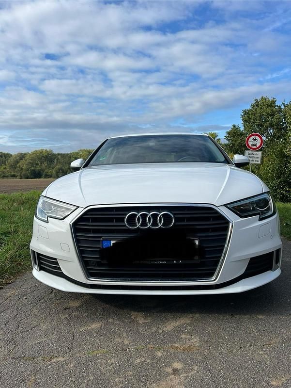 Gebraucht Audi A3 Sport 150 PS (110 kW) 2018 Weiß Kombi