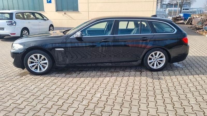 Gebraucht BMW 525 204 PS (150 kW) 2010 Schwarz Kombi