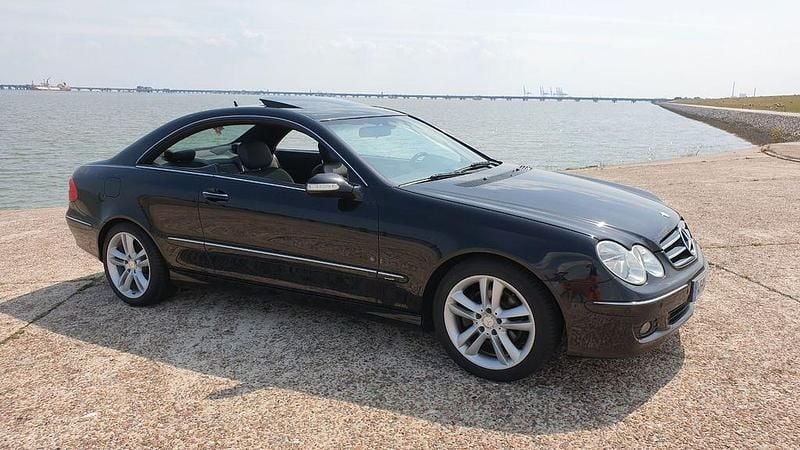 Schwarz Gebraucht 2007 Mercedes CLK200 Avantgarde Coupé | 4.900 € (Superpreis) - Bild 1/4