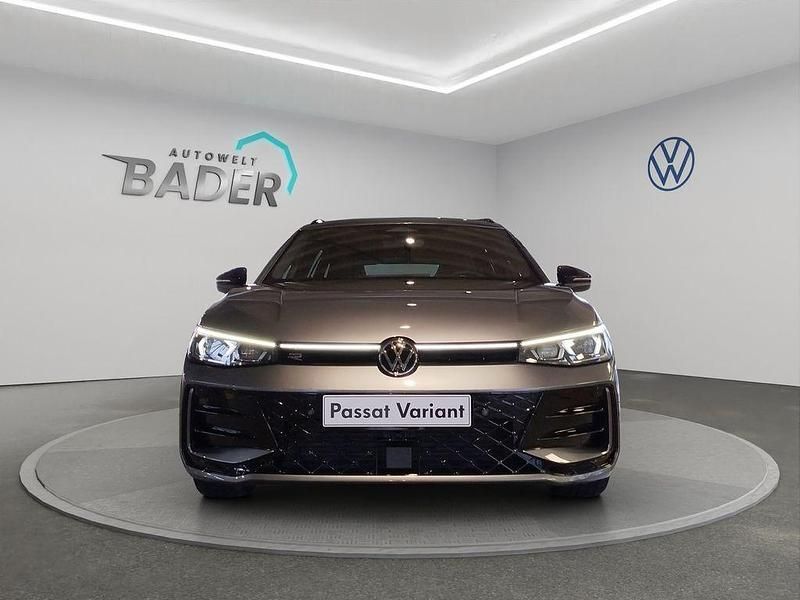 Neu VW Passat R-line 150 PS (110 kW) 2026 Grau Kombi