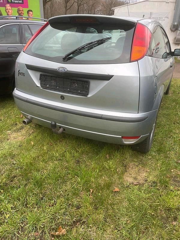 Gebraucht Ford Focus 130 PS (95 kW) 2005 Blau Kleinwagen