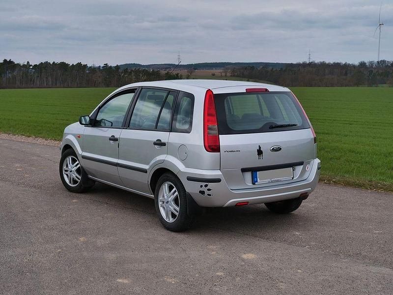 Gebraucht Ford Fusion Ambiente 80 PS (58 kW) 2003 Silber Kleinwagen